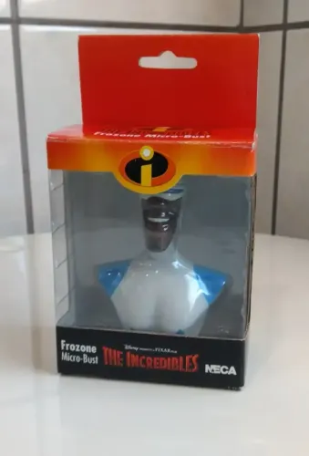 Neca Disney Pixar Os Incríveis Vintage - Micro Busto Frozone (11cm)