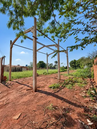 Terreno de 500 m² próximo à Rua da Divisão