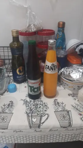 Cascos antigos Fanta e Taí