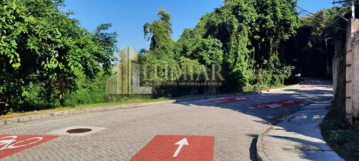 Terreno à Venda 600 m² Bairro Fazendinha, Piratininga Região Oceânica de Niterói/RJ