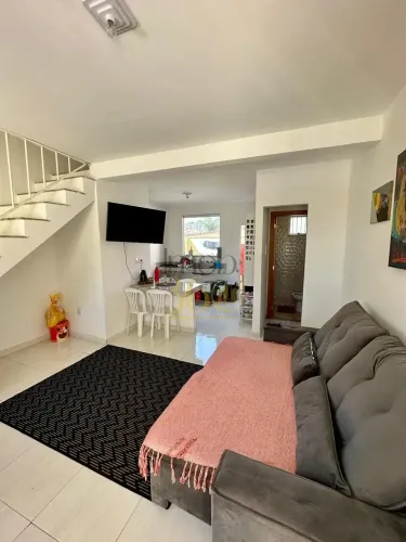 CASA Á VENDA - BONSUCESSO