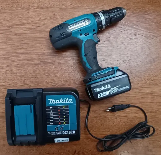Parafusadeira e furadeira makita dhp453