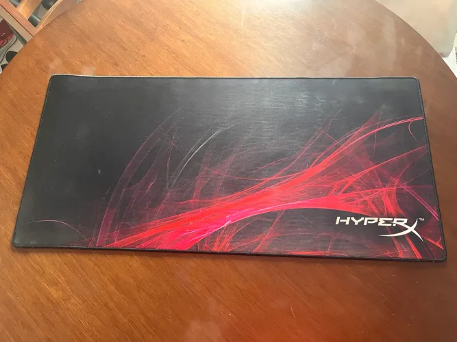 Vendo 3 mousepad, hyperx, Zowie e um simples. Valores na descrição de cada um!!