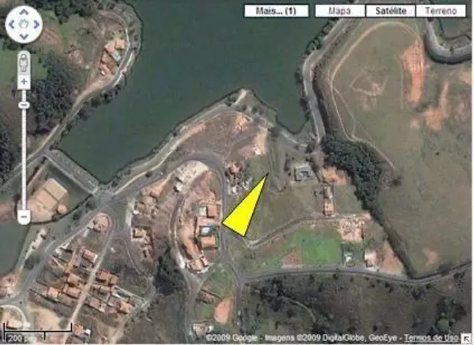 Vende-se Terreno em Lindoia - SP