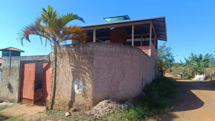 CASA À VENDA EM IGARAPÉ - Igarapé - MG- pego 100 mil mais 42 parcelas de 1,000