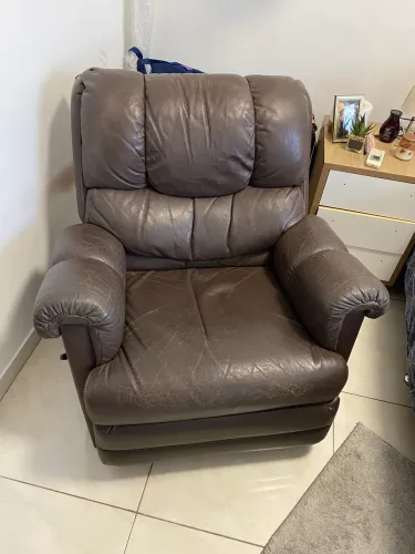 Poltrona Reclinável em Couro - Conforto e Qualidade