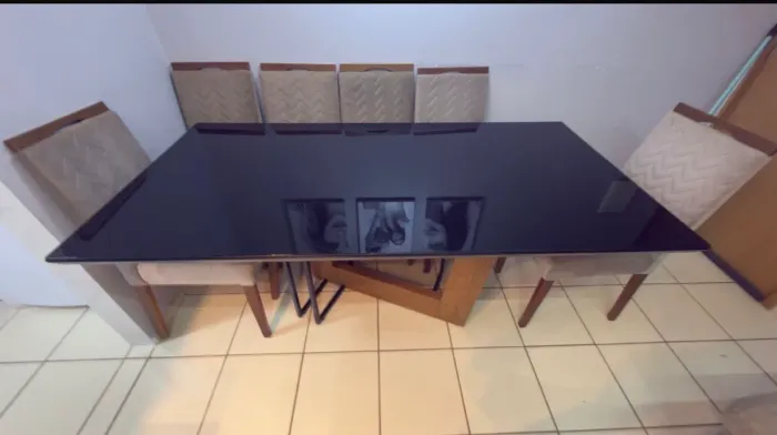 Mesa de vidro pra seis lugares 
