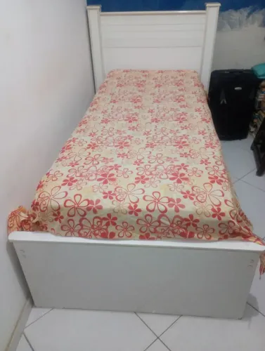Cama de solteiro com colchão