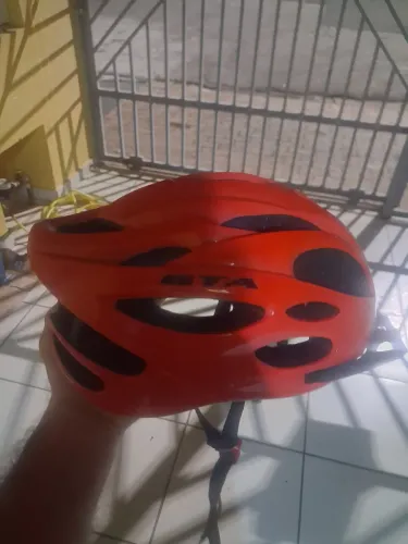 Combo capacete GTA e suporte para garrafa d'água