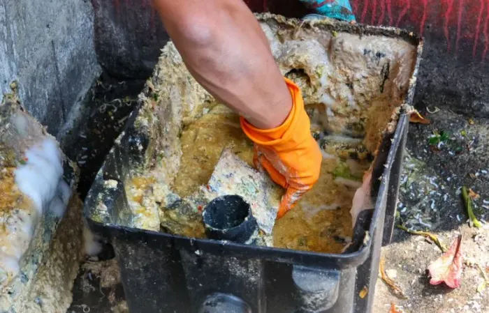 Limpeza de esgoto e caixa de gordura