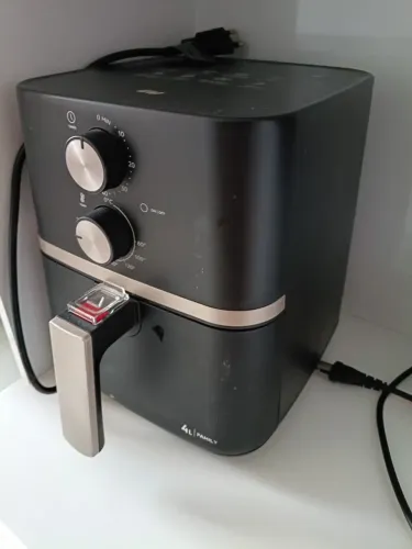 Fritadeira Air Fryer (com defeito) para conserto ou retirada de peças