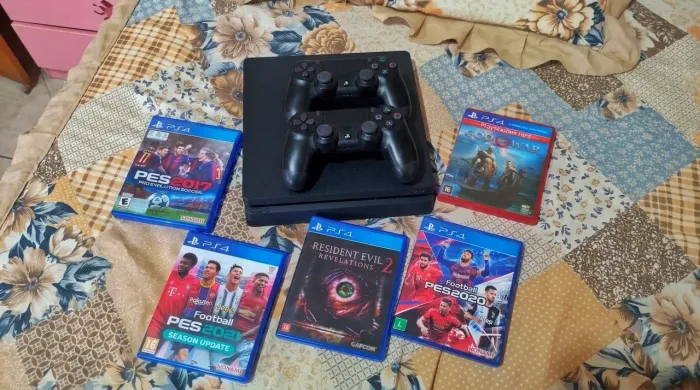 PlayStation 4 Slim 500GB - Kit Completo (2 Controles + 5 Jogos)