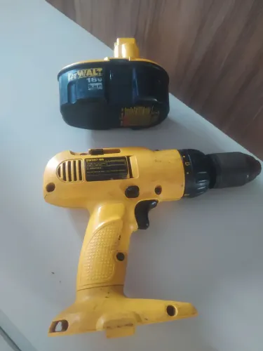 Parafusadeira impacto De997 18v