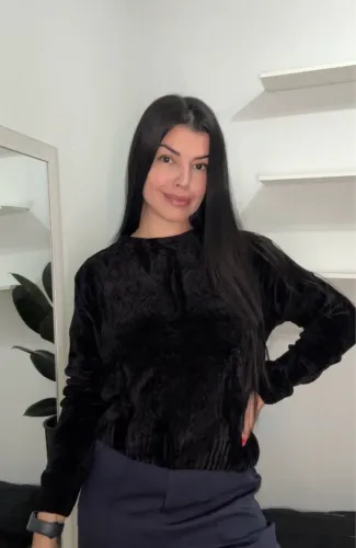 Blusa Feminina de Tricô Peluciado Manga Longa