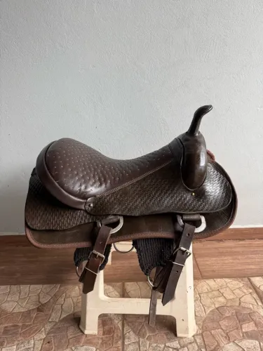 Sela Australiana Marrom