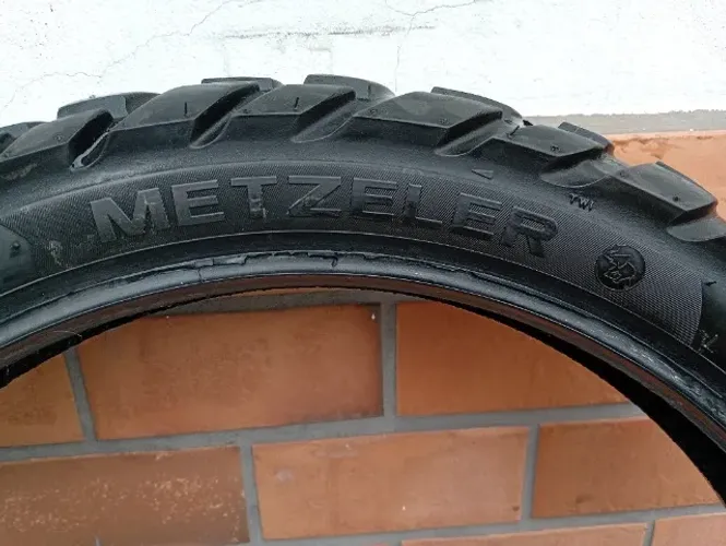 Vendo 2 pneus Metzeler Karoo 3