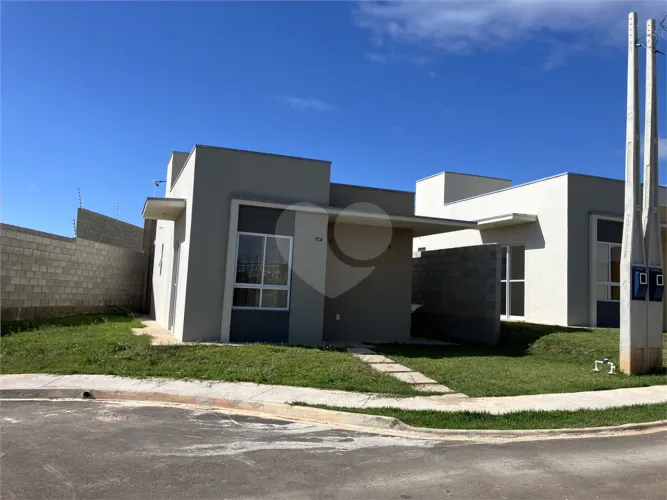 Casa à venda com 3 quartos, sendo 1 suíte, no condomínio Residencial Vila Amarone, Sorocab