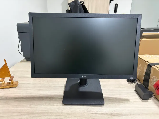 Monitor LG LED 20 HD+