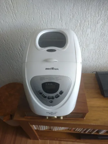 Maquina de pão Britânia