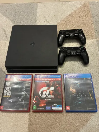 PS4 Slim dois controles + 3 jogos único dono