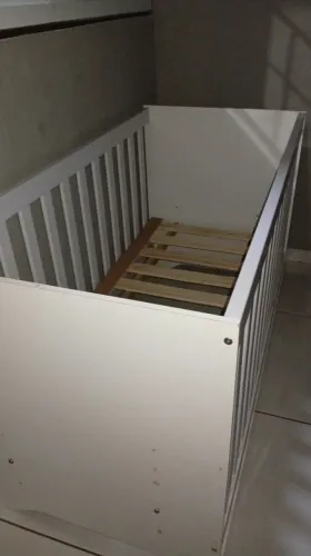 Berço que vira cama