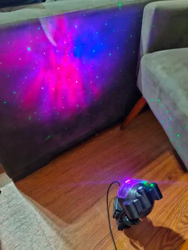 Projetor de Galáxia e Estrelas em formato de Astronauta