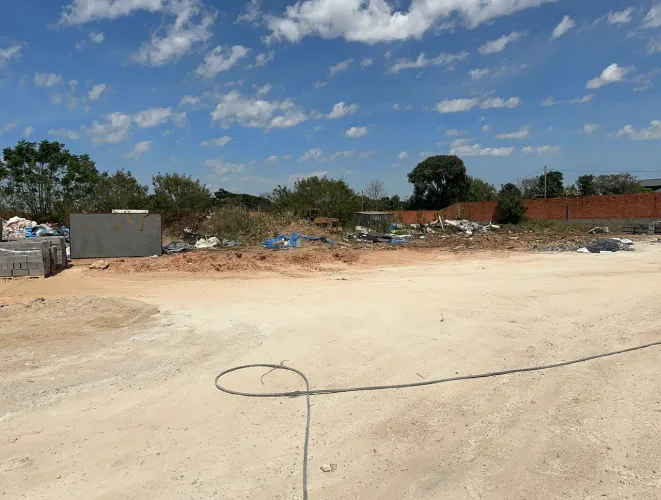 Terreno comercial/industrial/ residencial