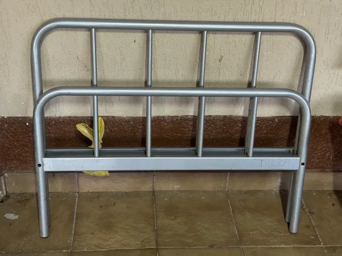 Cama Solteiro de tubo