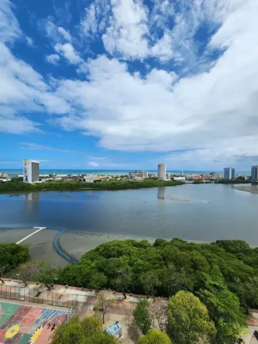 Apartamento mobiliado três quartos com vista pro Rio na Rua da Aurora
