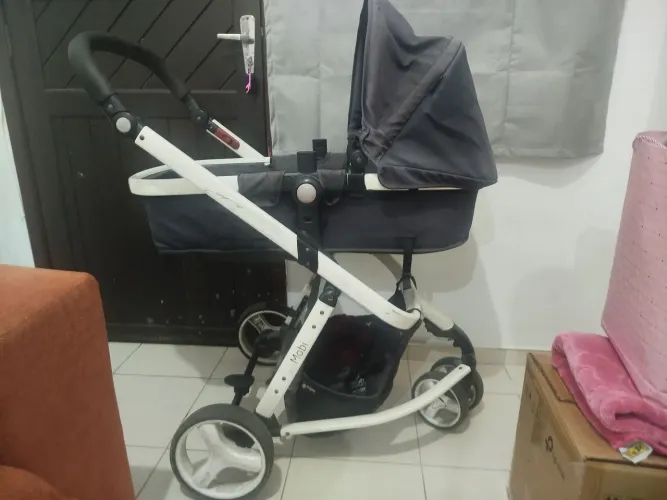 Lote de itens de bebê menina