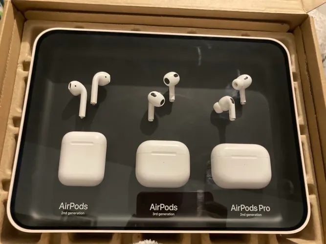 DISPLAY OFICIAL APPLE AIRPODS ORIGINAL - ITEM DE LOJA/ COLECIONADOR