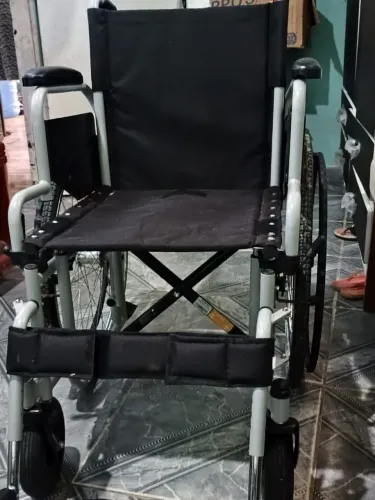 Pra vender logo cadeira de roda Nova 