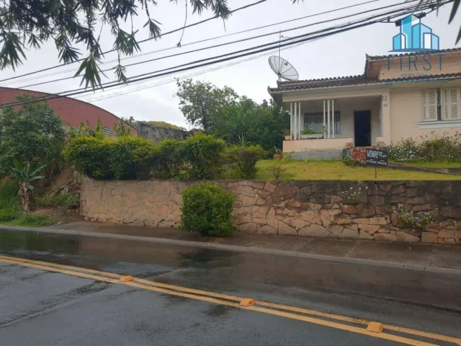 Casa com 3 dormitórios à venda, 201 m² - Pinheirinho - Vinhedo/SP