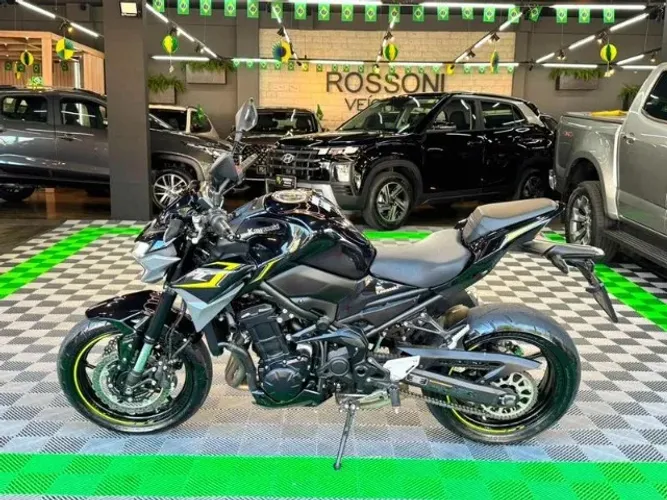 KAWASAKI Z-900