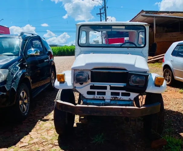 Toyota Band.Jipe Cap.de Aço Chas. Curto Diesel 1994