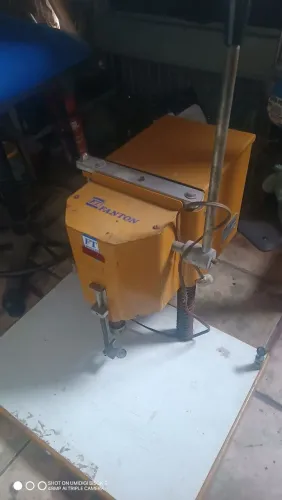 Furadeira de bancada industrial