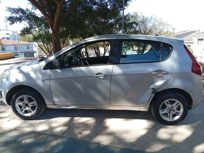 Fiat Palio Attractive 1.0 EVO Fire Flex 8V 5P 2013