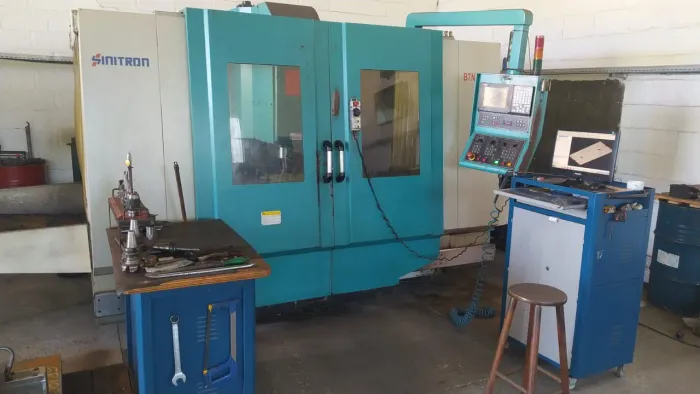 VENDO FRESADORA CNC SINITRON H7 ANO 2007