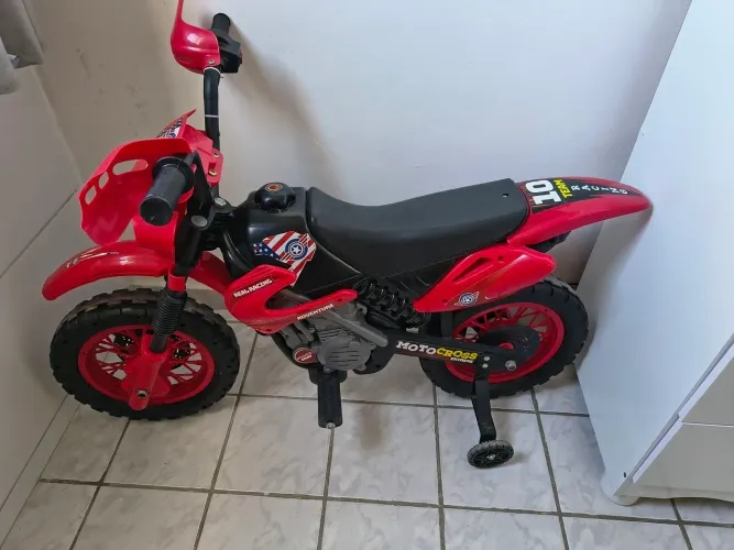 Moto elétrica infantil