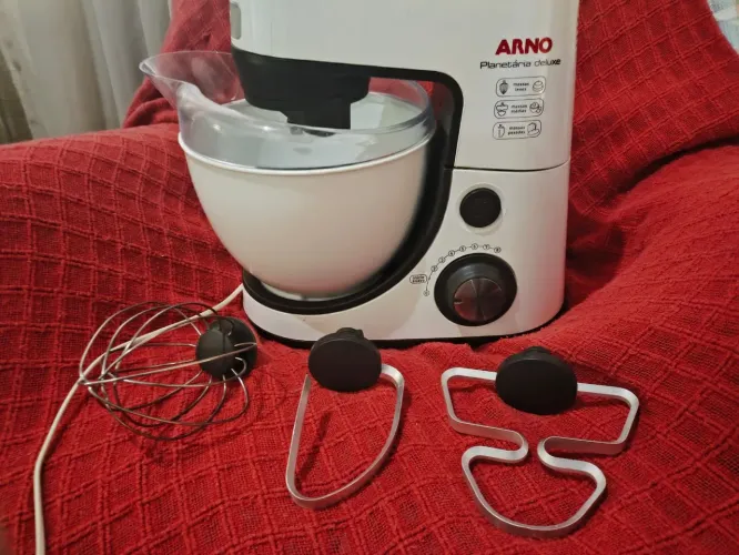 Batedeira planetária Arno