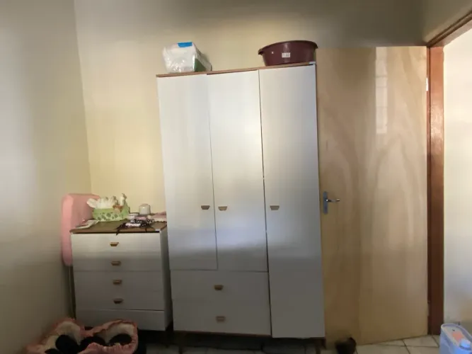  Vende-se cômoda e guarda roupa infantil