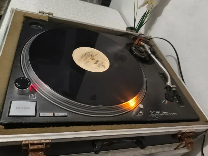 Toca disco DJ Technics