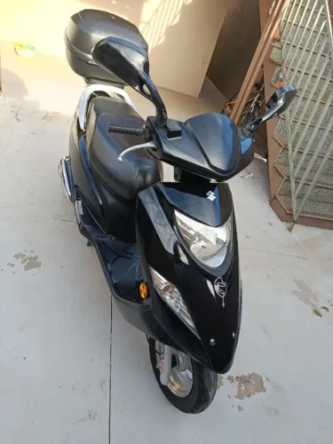 Suzuki Burgman i 125 2013 | 44 mil km | Excelente Estado