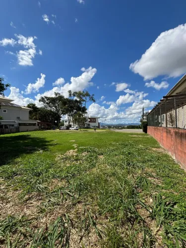 Terreno no condomínio Rio Sul