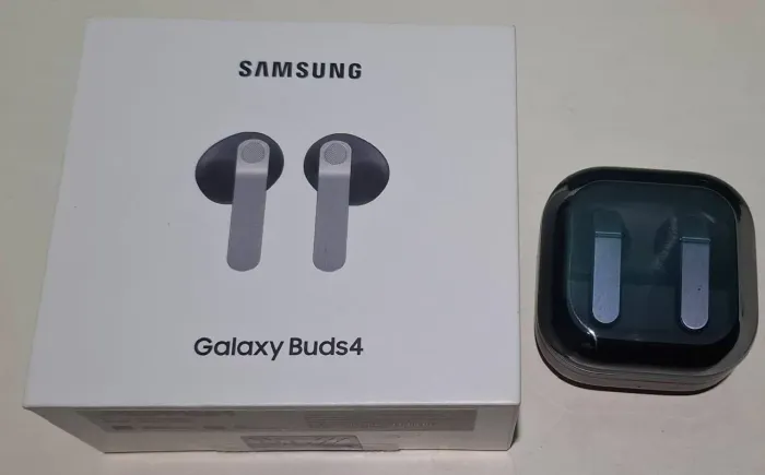 VENDO FONE SAMSUNG GALAXY BUDS 4 NOVO