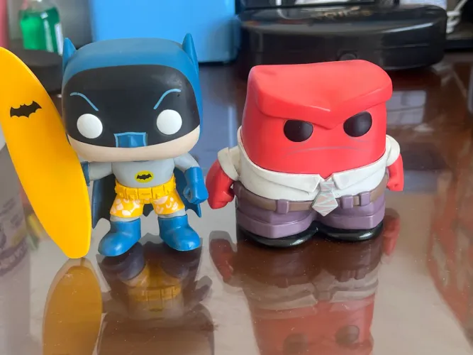 Funko pop batman surfista e raiva divertidamente