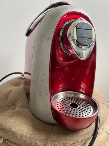 Máquina de Café Espresso e Multibebidas Três Corações Modo - Cor Vermelha