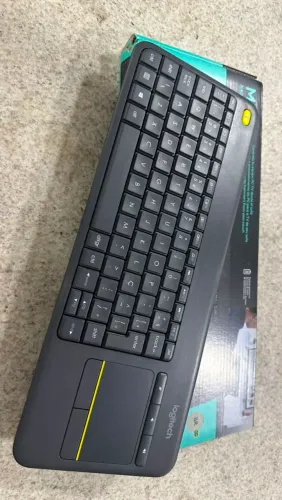 Teclado Logitech K400 Plus c/ Touchpad Integrado - Na Caixa<br><br>