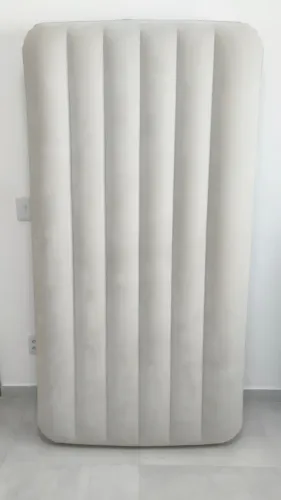 Colchão Deluxe Single-High Solteiro inflável Intex com BRINDE Lençol + Bomba manual)