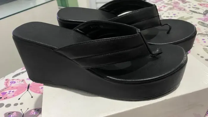 chinelo plataforma preto 38